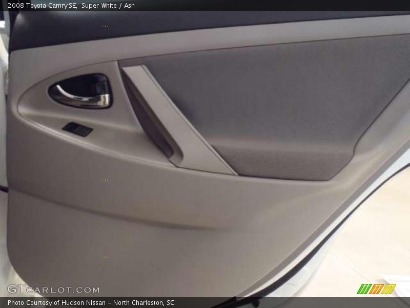 Super White / Ash 2008 Toyota Camry SE