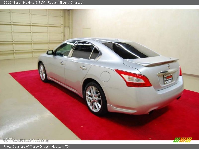 Radiant Silver / Charcoal 2010 Nissan Maxima 3.5 SV