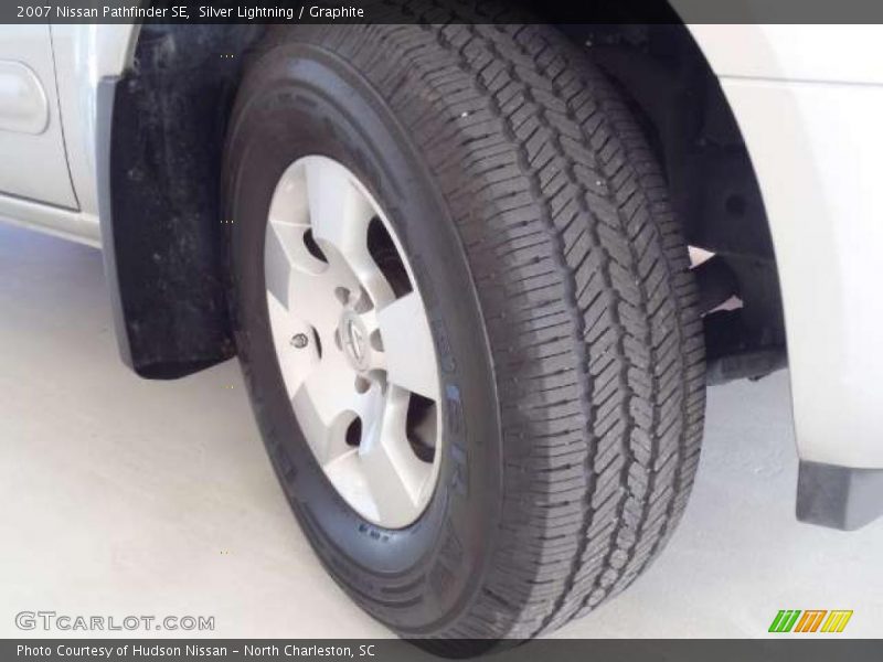 Silver Lightning / Graphite 2007 Nissan Pathfinder SE