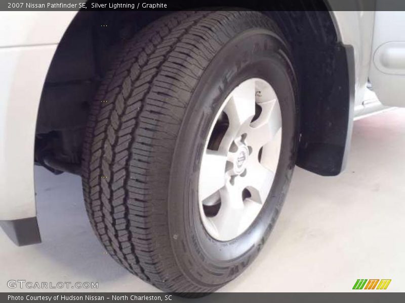 Silver Lightning / Graphite 2007 Nissan Pathfinder SE