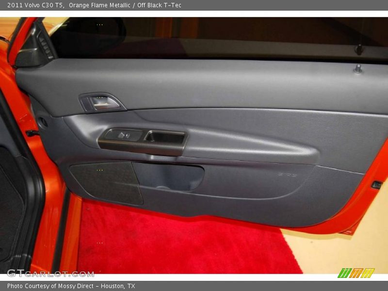 Orange Flame Metallic / Off Black T-Tec 2011 Volvo C30 T5