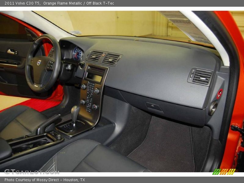 Orange Flame Metallic / Off Black T-Tec 2011 Volvo C30 T5
