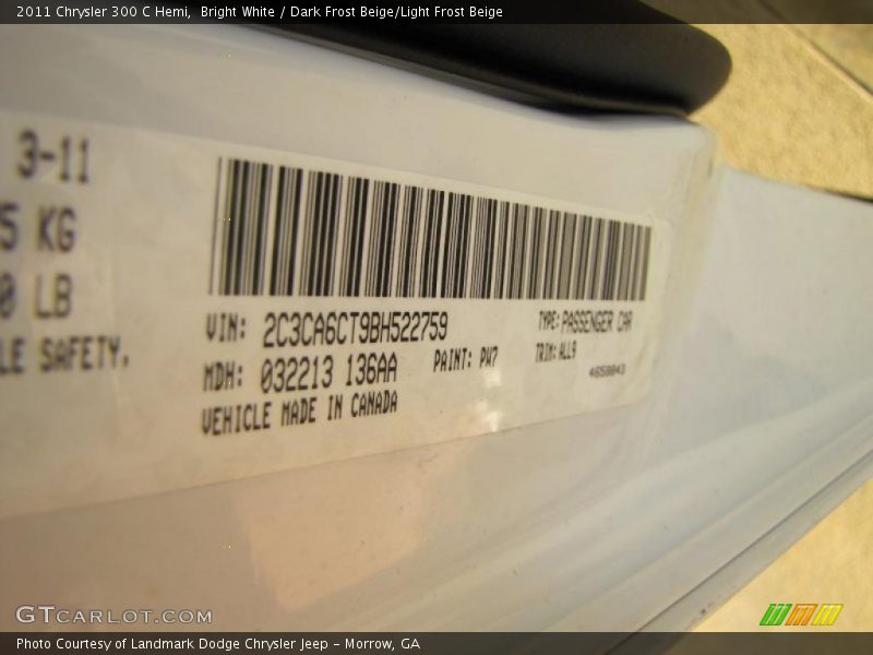 Bright White / Dark Frost Beige/Light Frost Beige 2011 Chrysler 300 C Hemi