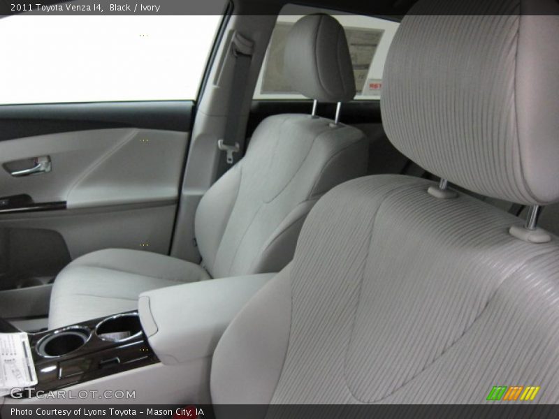 Black / Ivory 2011 Toyota Venza I4