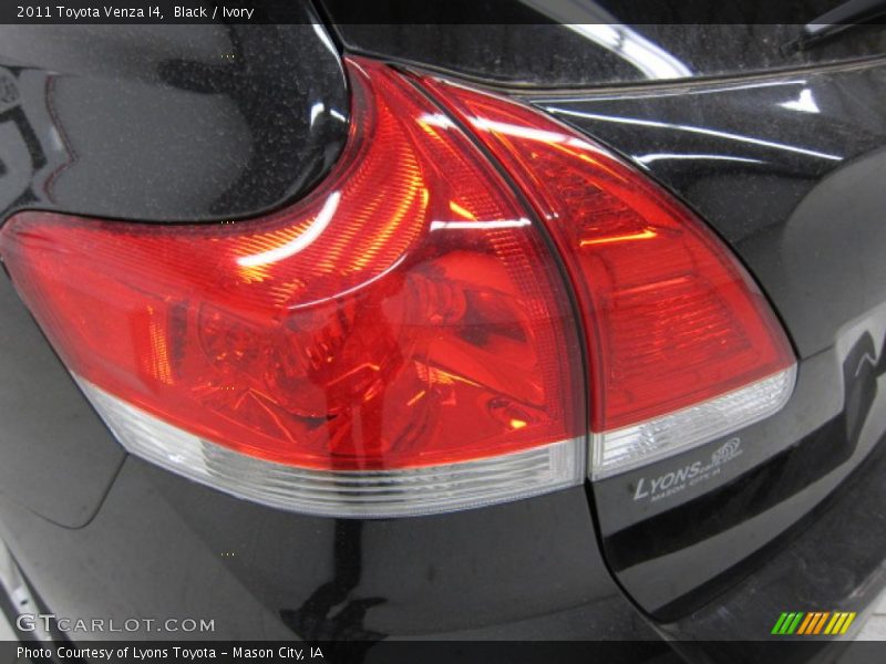 Black / Ivory 2011 Toyota Venza I4