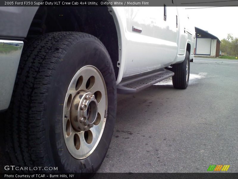Oxford White / Medium Flint 2005 Ford F350 Super Duty XLT Crew Cab 4x4 Utility