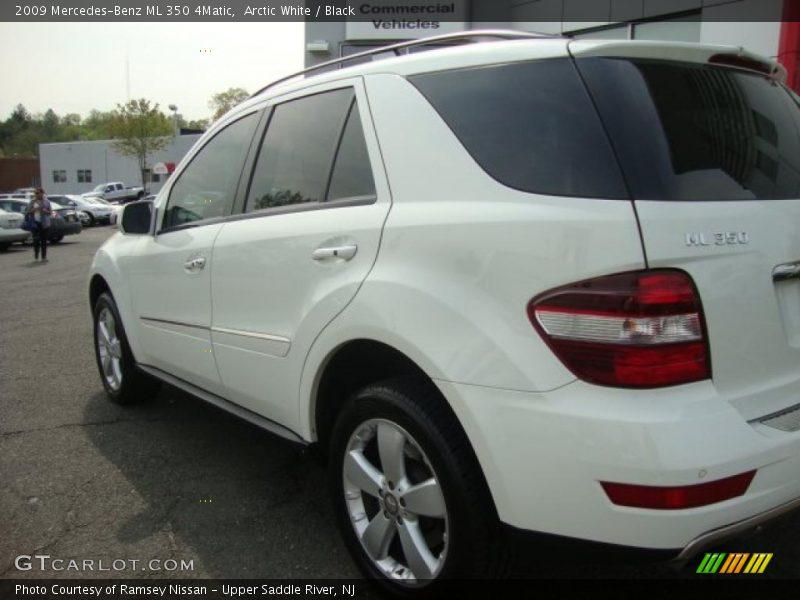 Arctic White / Black 2009 Mercedes-Benz ML 350 4Matic
