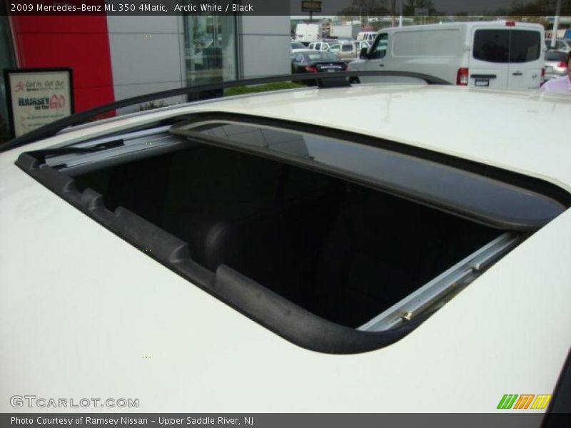 Arctic White / Black 2009 Mercedes-Benz ML 350 4Matic