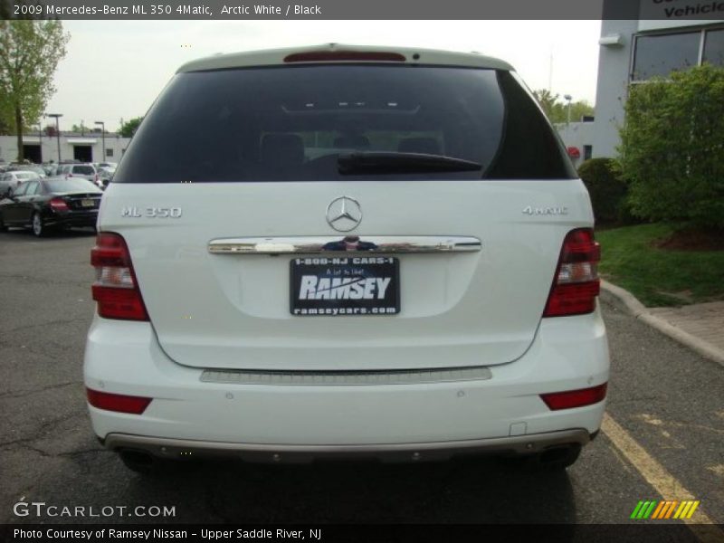 Arctic White / Black 2009 Mercedes-Benz ML 350 4Matic