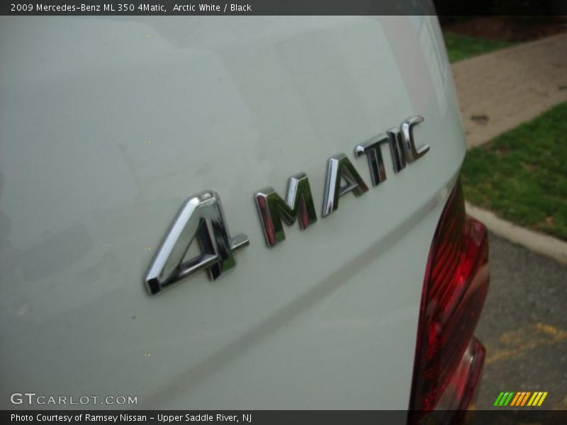 Arctic White / Black 2009 Mercedes-Benz ML 350 4Matic