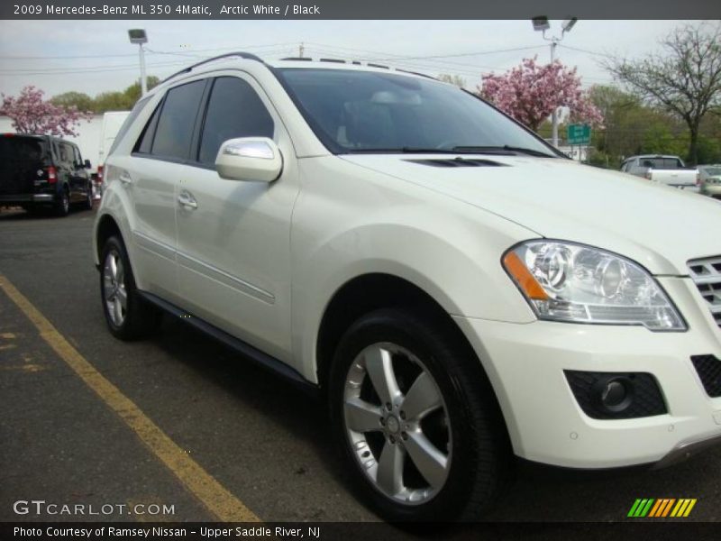 Arctic White / Black 2009 Mercedes-Benz ML 350 4Matic