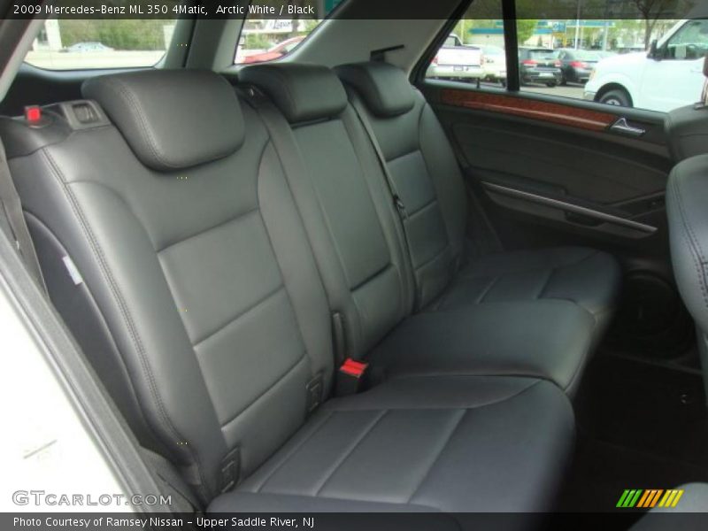Arctic White / Black 2009 Mercedes-Benz ML 350 4Matic