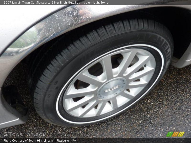 Silver Birch Metallic / Medium Light Stone 2007 Lincoln Town Car Signature