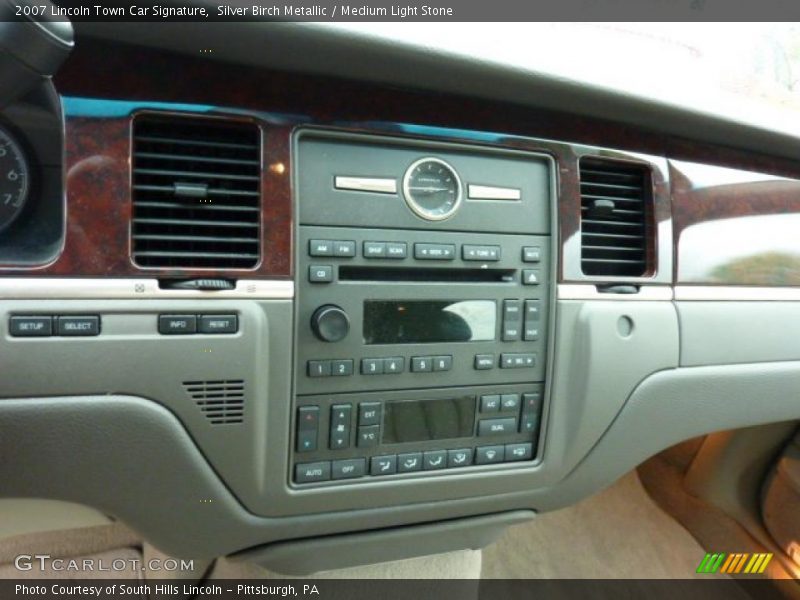 Silver Birch Metallic / Medium Light Stone 2007 Lincoln Town Car Signature