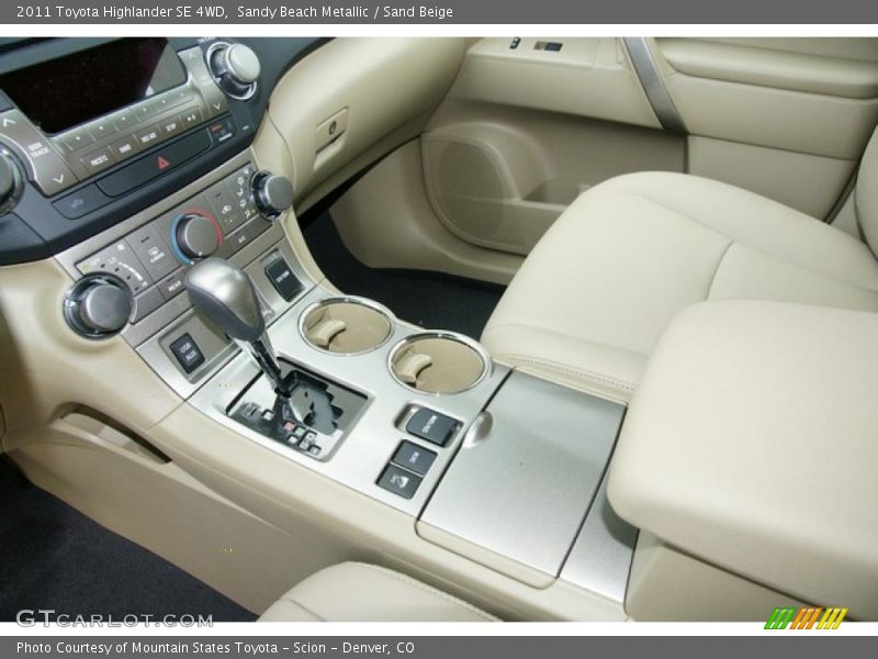 Sandy Beach Metallic / Sand Beige 2011 Toyota Highlander SE 4WD