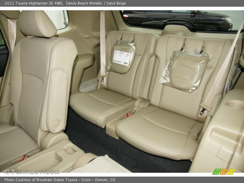 Sandy Beach Metallic / Sand Beige 2011 Toyota Highlander SE 4WD