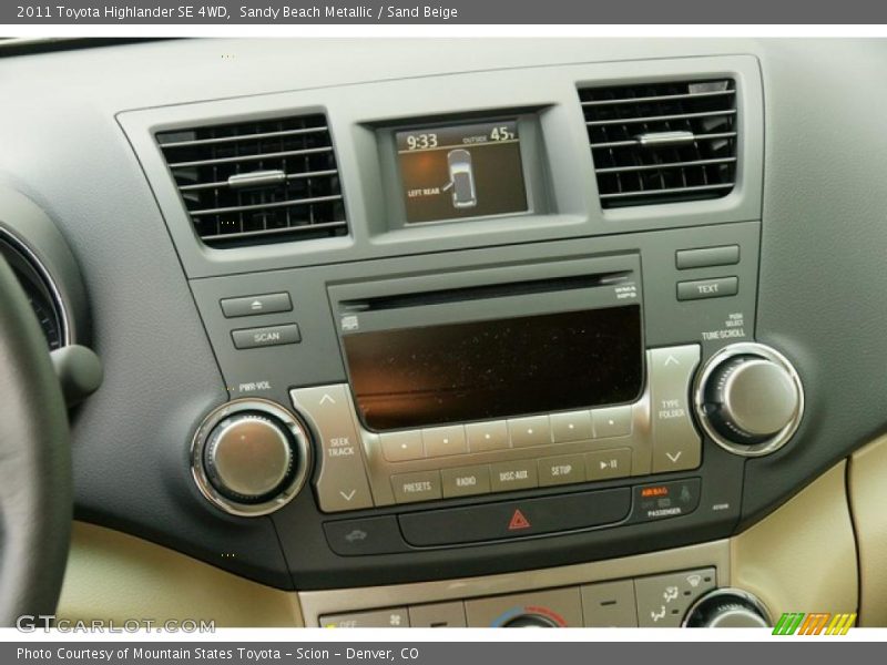 Sandy Beach Metallic / Sand Beige 2011 Toyota Highlander SE 4WD