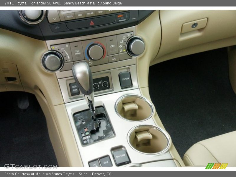 Sandy Beach Metallic / Sand Beige 2011 Toyota Highlander SE 4WD