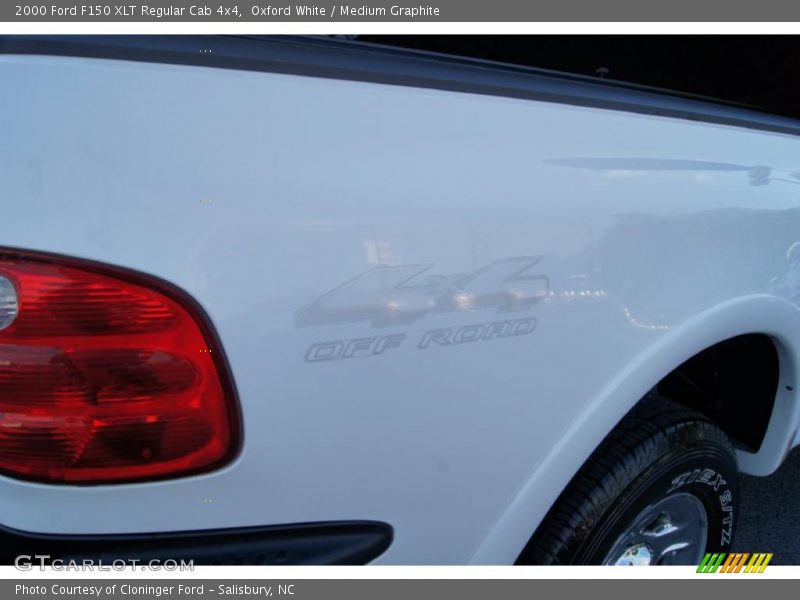 Oxford White / Medium Graphite 2000 Ford F150 XLT Regular Cab 4x4