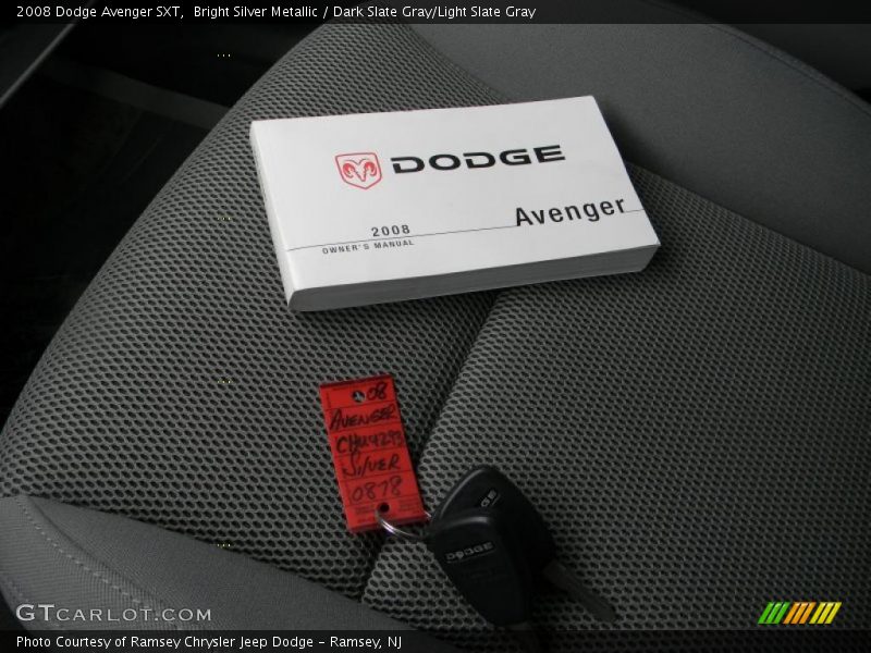 Bright Silver Metallic / Dark Slate Gray/Light Slate Gray 2008 Dodge Avenger SXT
