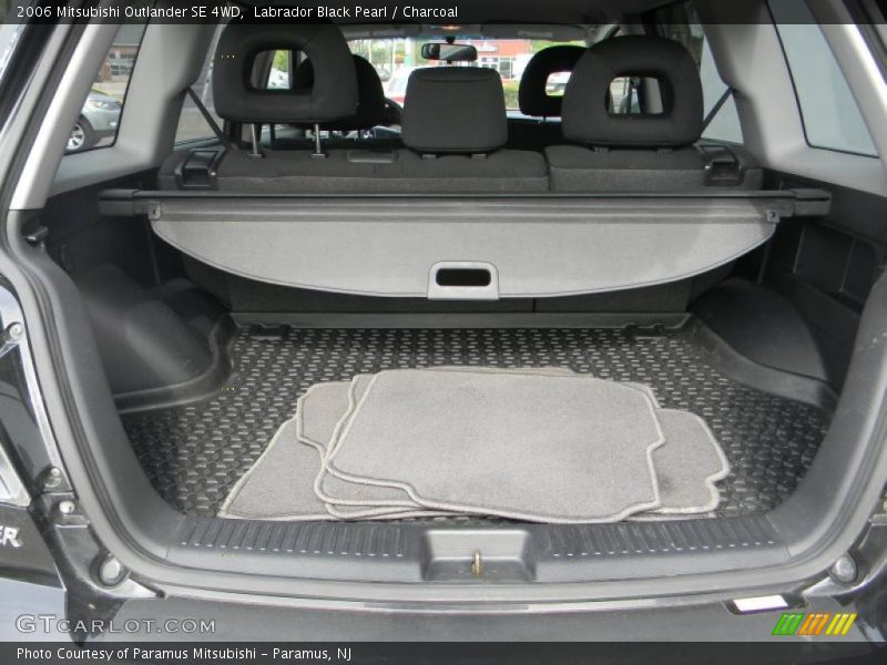 Labrador Black Pearl / Charcoal 2006 Mitsubishi Outlander SE 4WD