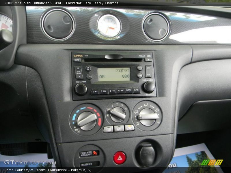 Labrador Black Pearl / Charcoal 2006 Mitsubishi Outlander SE 4WD