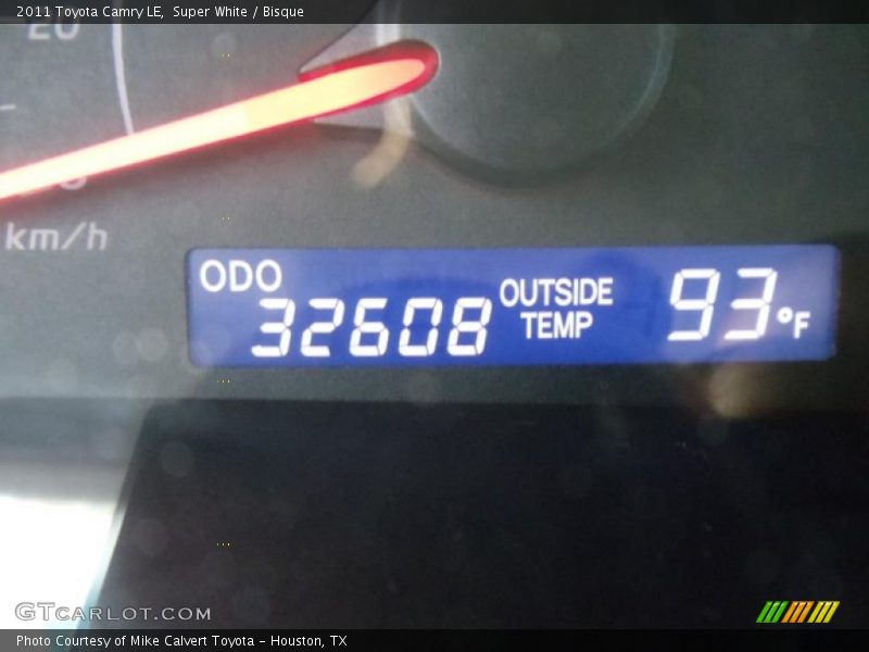 Super White / Bisque 2011 Toyota Camry LE