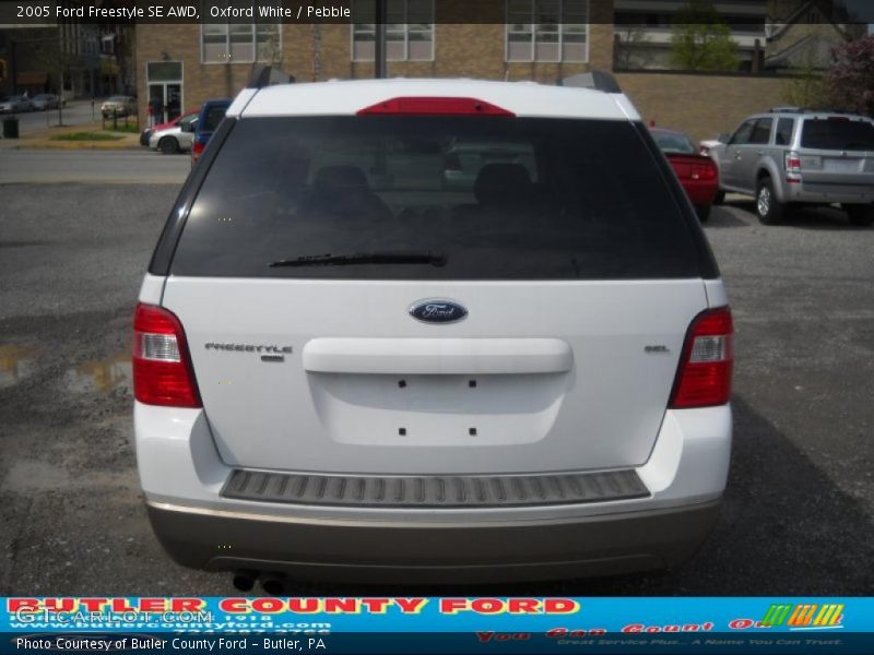 Oxford White / Pebble 2005 Ford Freestyle SE AWD