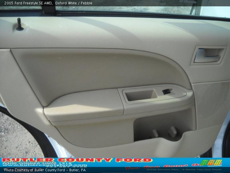 Oxford White / Pebble 2005 Ford Freestyle SE AWD