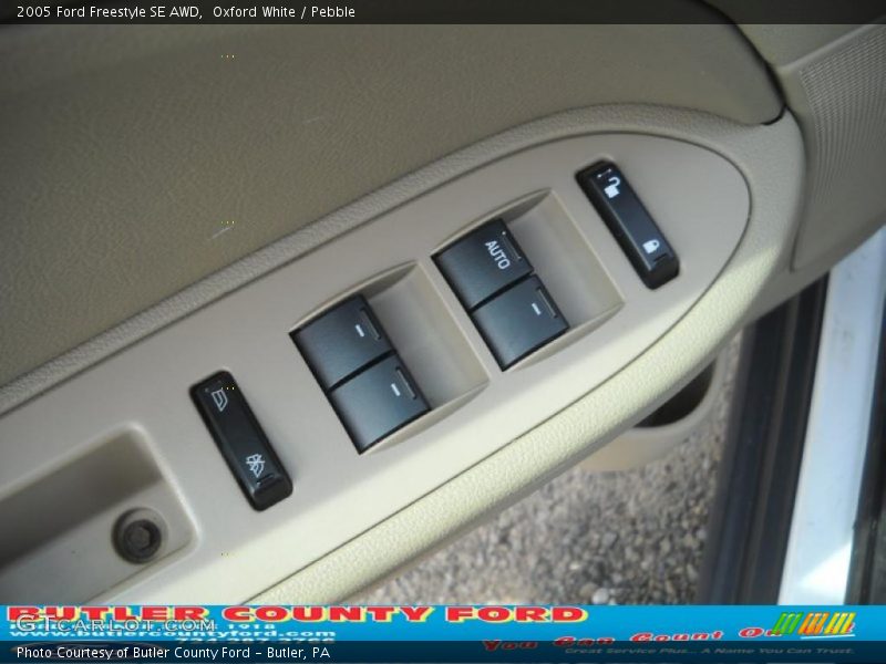 Oxford White / Pebble 2005 Ford Freestyle SE AWD