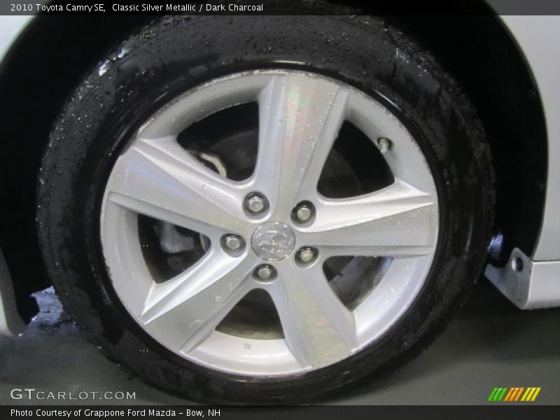 Classic Silver Metallic / Dark Charcoal 2010 Toyota Camry SE