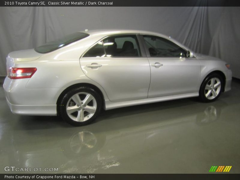Classic Silver Metallic / Dark Charcoal 2010 Toyota Camry SE