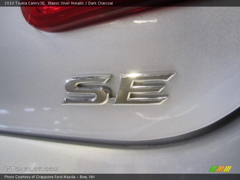 Classic Silver Metallic / Dark Charcoal 2010 Toyota Camry SE