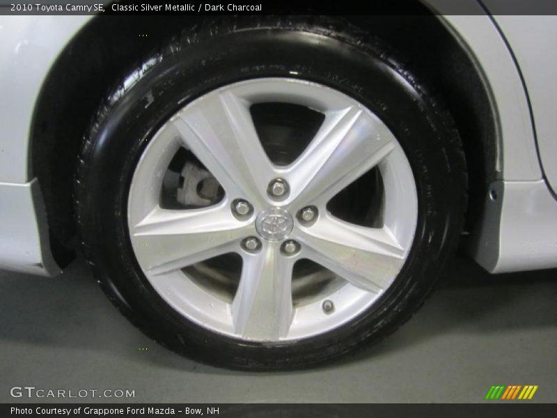 Classic Silver Metallic / Dark Charcoal 2010 Toyota Camry SE