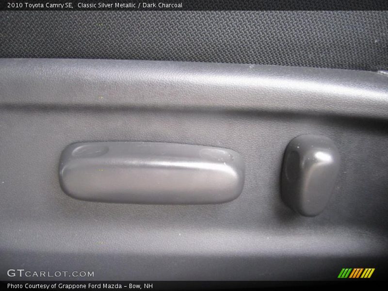 Classic Silver Metallic / Dark Charcoal 2010 Toyota Camry SE