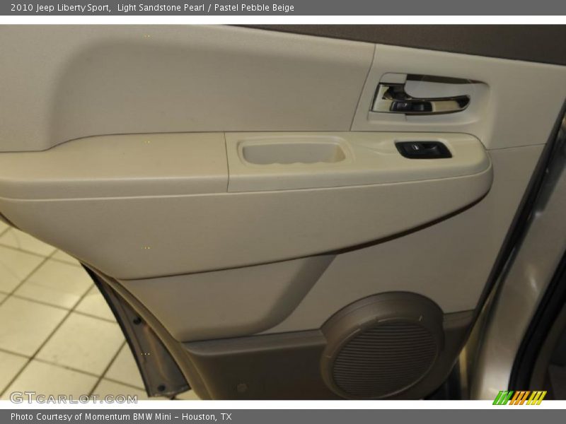 Light Sandstone Pearl / Pastel Pebble Beige 2010 Jeep Liberty Sport