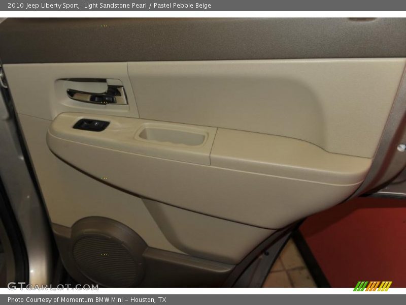 Light Sandstone Pearl / Pastel Pebble Beige 2010 Jeep Liberty Sport