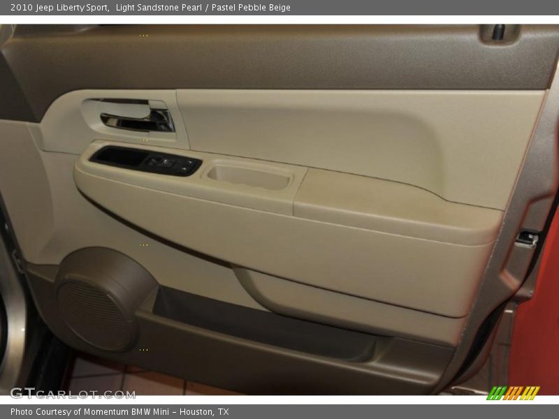 Light Sandstone Pearl / Pastel Pebble Beige 2010 Jeep Liberty Sport