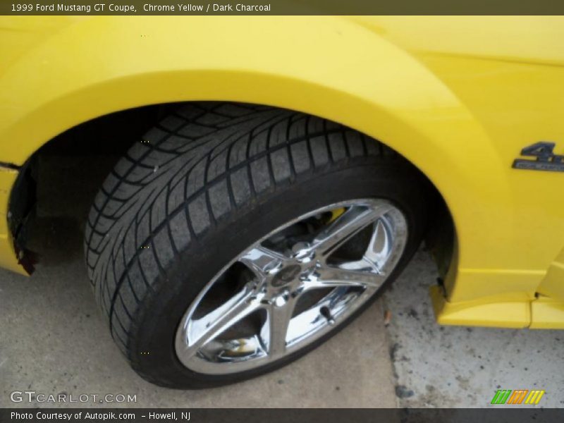 Chrome Yellow / Dark Charcoal 1999 Ford Mustang GT Coupe