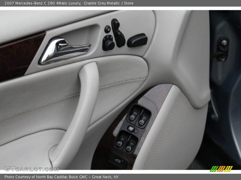 Controls of 2007 C 280 4Matic Luxury