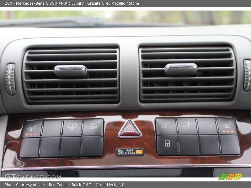 Controls of 2007 C 280 4Matic Luxury