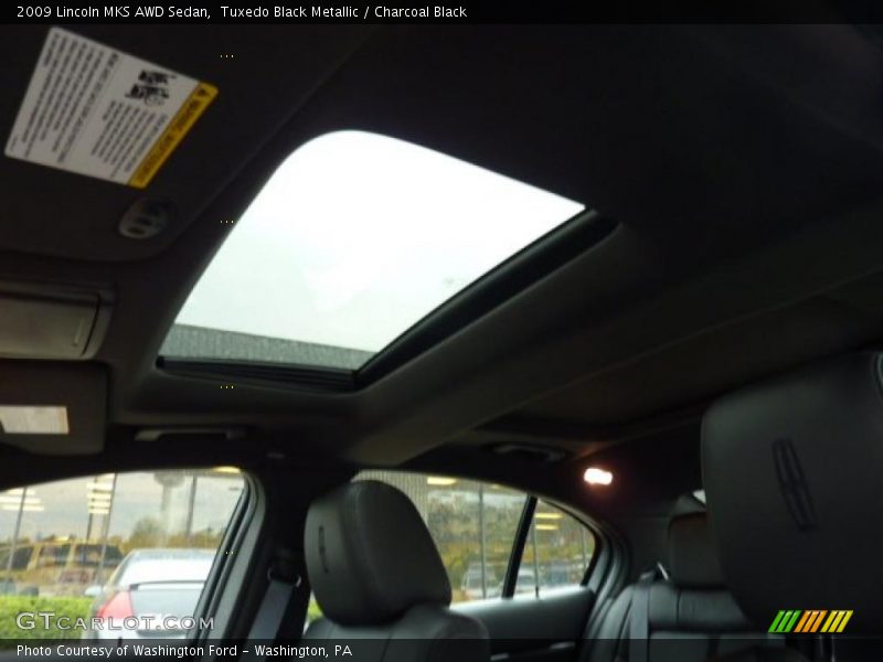 Tuxedo Black Metallic / Charcoal Black 2009 Lincoln MKS AWD Sedan