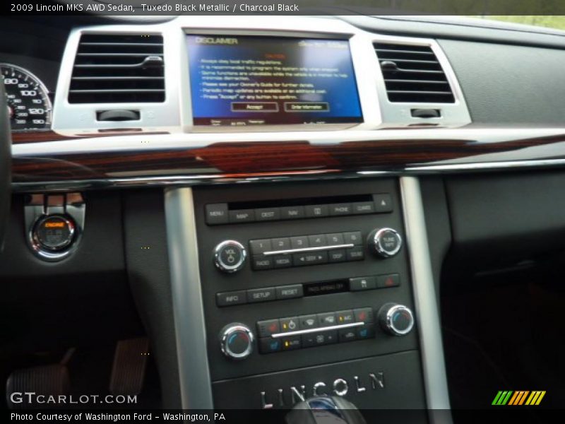 Tuxedo Black Metallic / Charcoal Black 2009 Lincoln MKS AWD Sedan