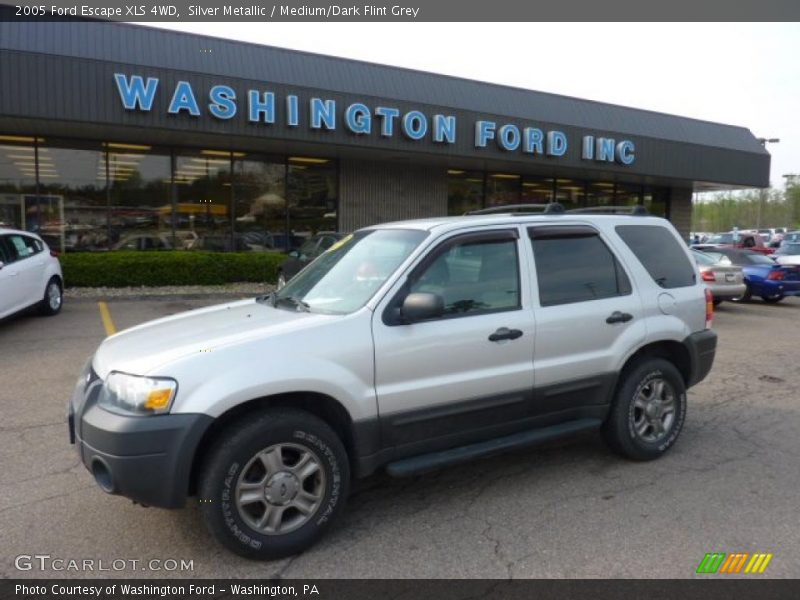 Silver Metallic / Medium/Dark Flint Grey 2005 Ford Escape XLS 4WD