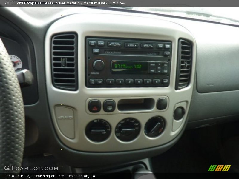 Silver Metallic / Medium/Dark Flint Grey 2005 Ford Escape XLS 4WD