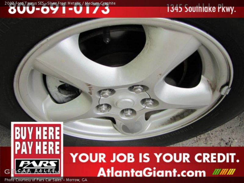 Silver Frost Metallic / Medium Graphite 2002 Ford Taurus SES