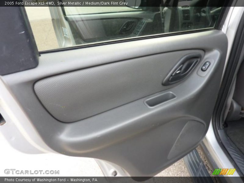 Silver Metallic / Medium/Dark Flint Grey 2005 Ford Escape XLS 4WD