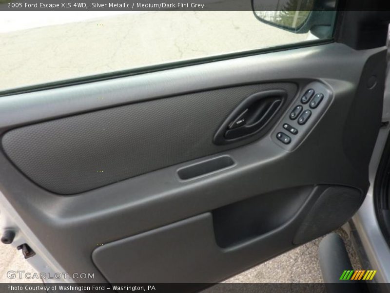 Silver Metallic / Medium/Dark Flint Grey 2005 Ford Escape XLS 4WD