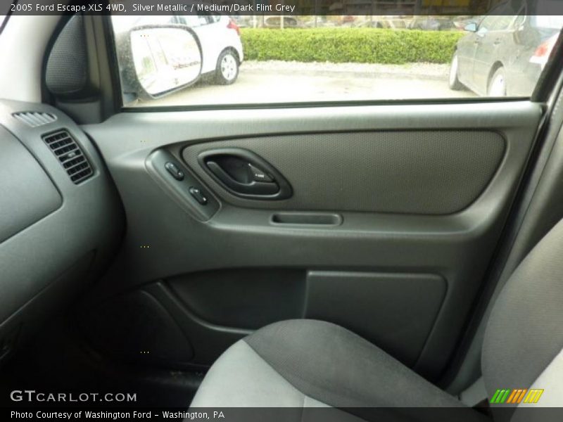 Silver Metallic / Medium/Dark Flint Grey 2005 Ford Escape XLS 4WD