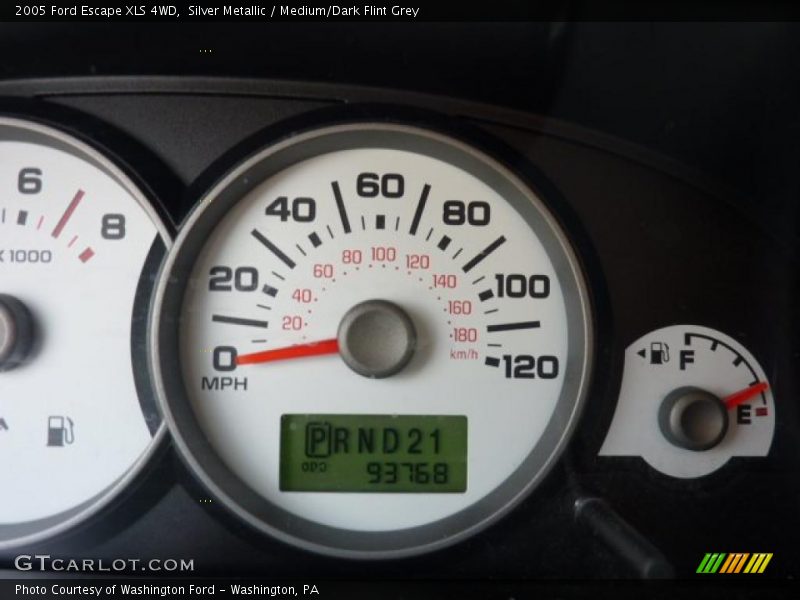 Silver Metallic / Medium/Dark Flint Grey 2005 Ford Escape XLS 4WD